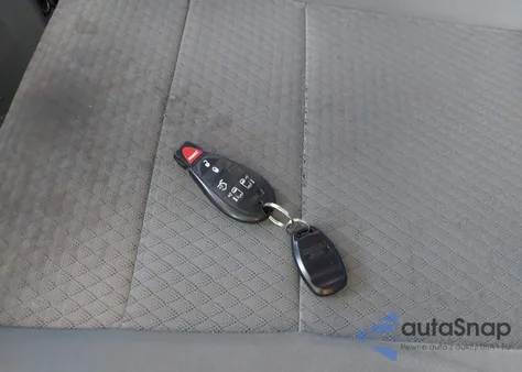 2010 Chrysler Town & Country Touring из США, поврежденный, VIN 2A4RR5DX1AR394059